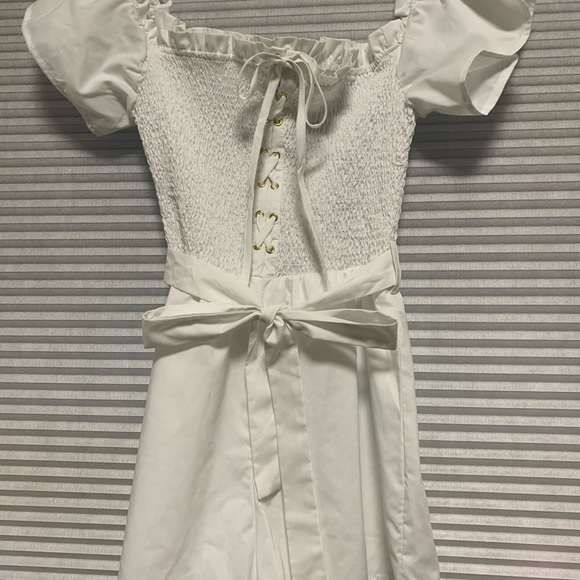 White Short jumpsuit. - Picture 6 of 8